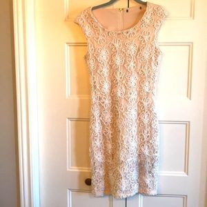ELEGANT cream lace sleeveless dress